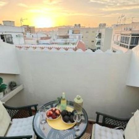 푸엔히롤라 New City Penthouse Near Beach With Sunny Balcony 아파트 외부 사진