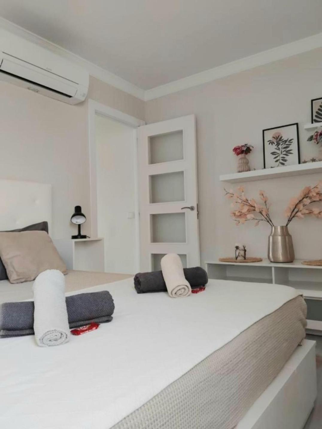 푸엔히롤라 New City Penthouse Near Beach With Sunny Balcony 아파트 외부 사진